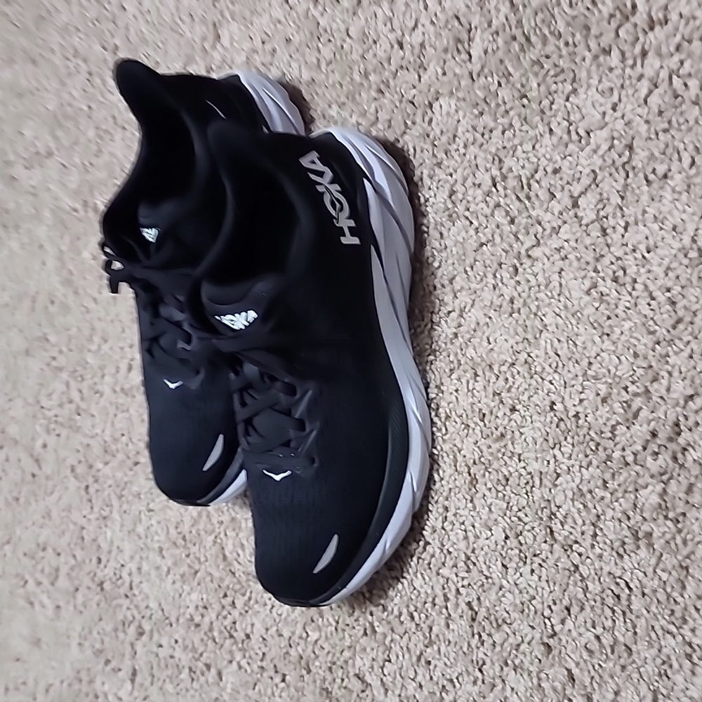 Hoka Clifton 8